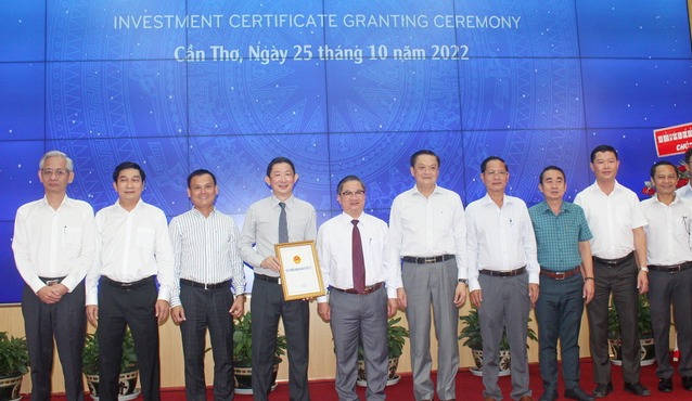 INVESTMENT CERTIFICATE GRANTING CEREMONY OF CAN THO INDUSTRIAL PARK