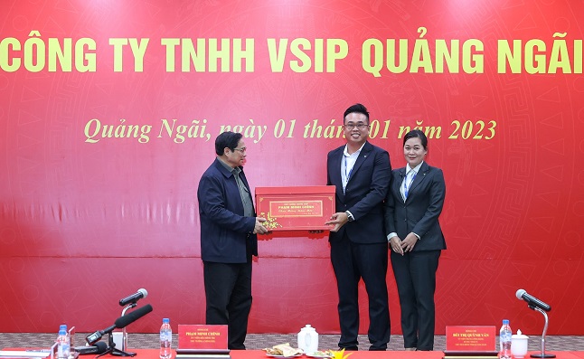 VSIP QUANG NGAI WELCOME THE DELEGATION OF POLITBURO MEMBER AND PRIME MINISTER PHAM MINH CHINH TO VISIT