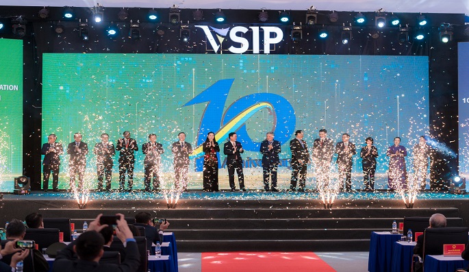 PRESIDENT VO VAN THUONG ATTENDS THE 10TH ANNIVERSARY CELEBRATION OF VSIP QUANG NGAI