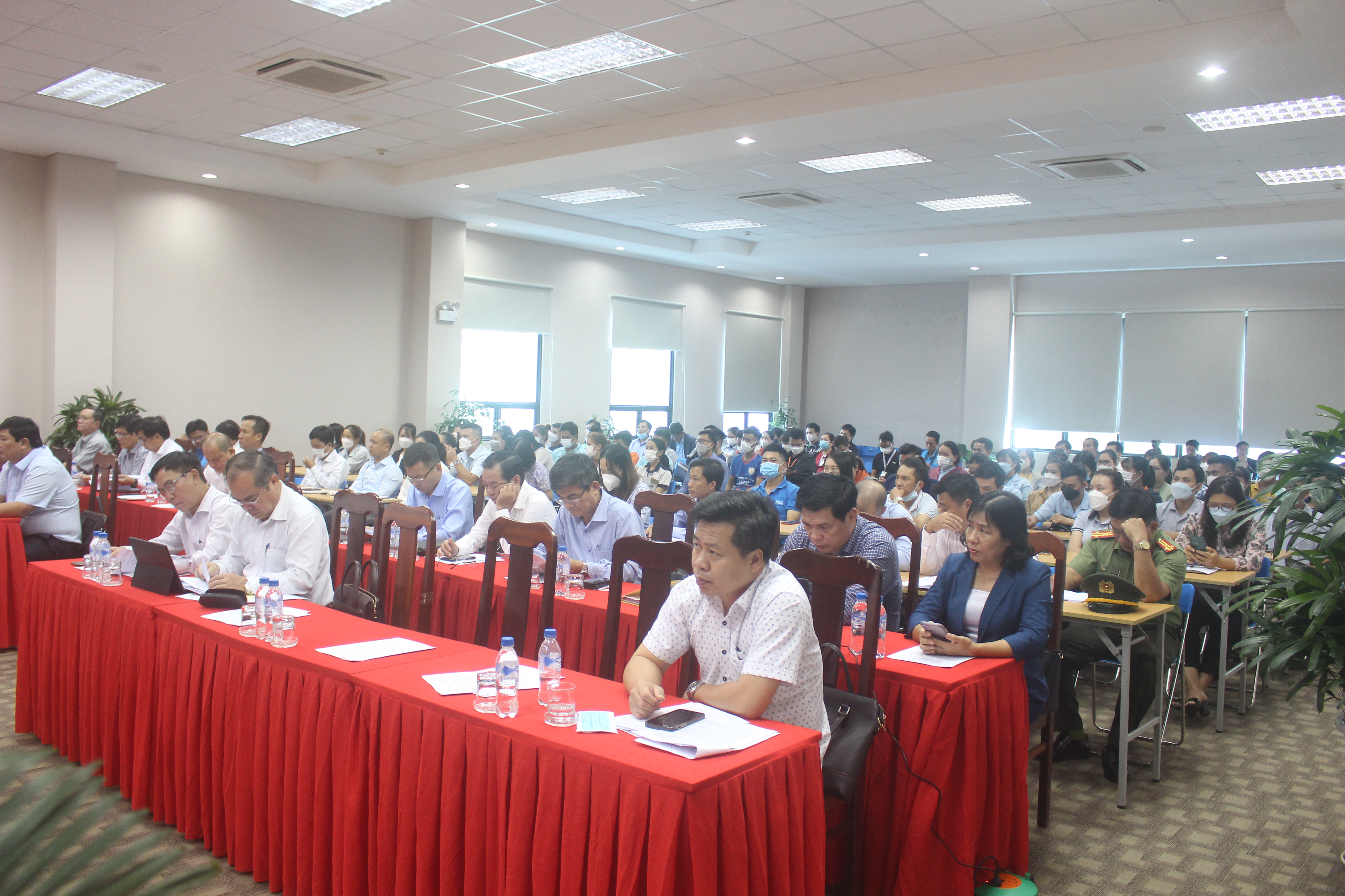 (2) Meeting with voters 2.JPG