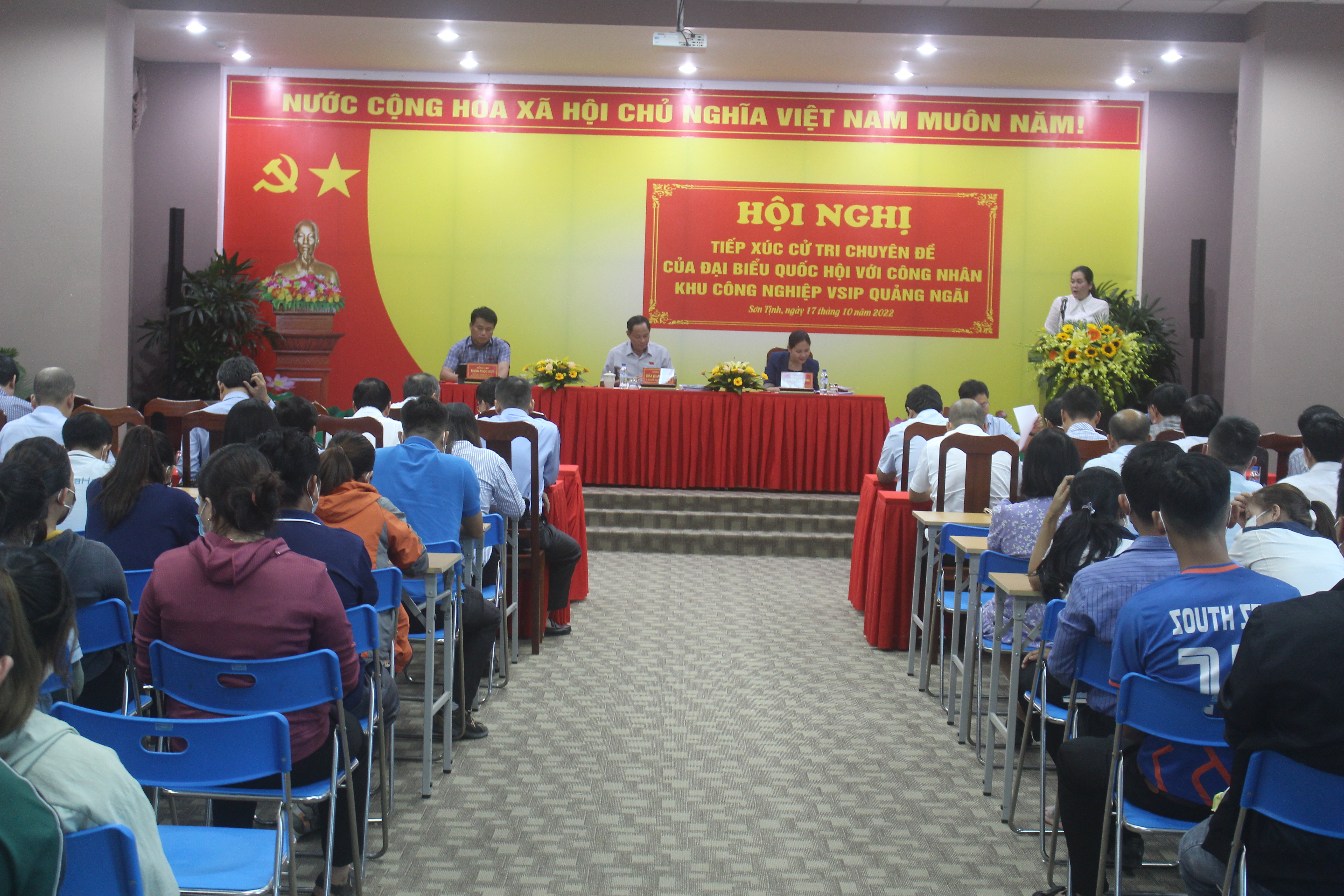 (2) Meeting with voters.JPG